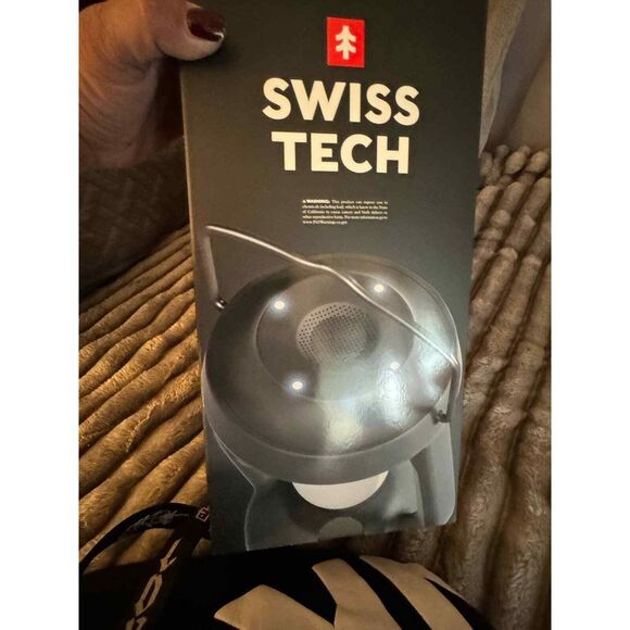 Swiss tech hangen lantern/light/lamp speaker/powerbank/charger - Picture 7 of 12